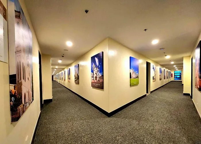 Quincentennial Hotel