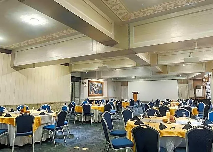 Quincentennial Hotel 3*